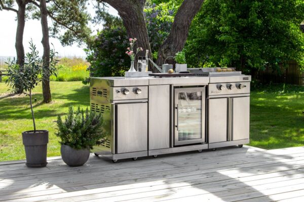 Teppanyaki plošča v zunanji kuhinji