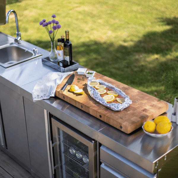 Zunanji kuhinjski modul z omarico