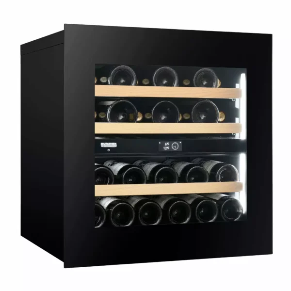 Notranjost vinske vitrine Dunavox DVN-25.65DB.TO z lesenimi policami