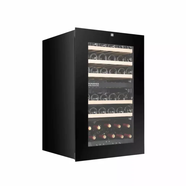 Notranjost vinske vitrine Dunavox DXB-42.100DB z lesenimi policami