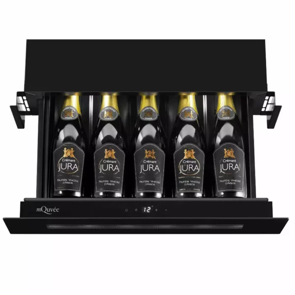 Vinska vitrina mQuvée WKS5FGBP s steklenimi vrati